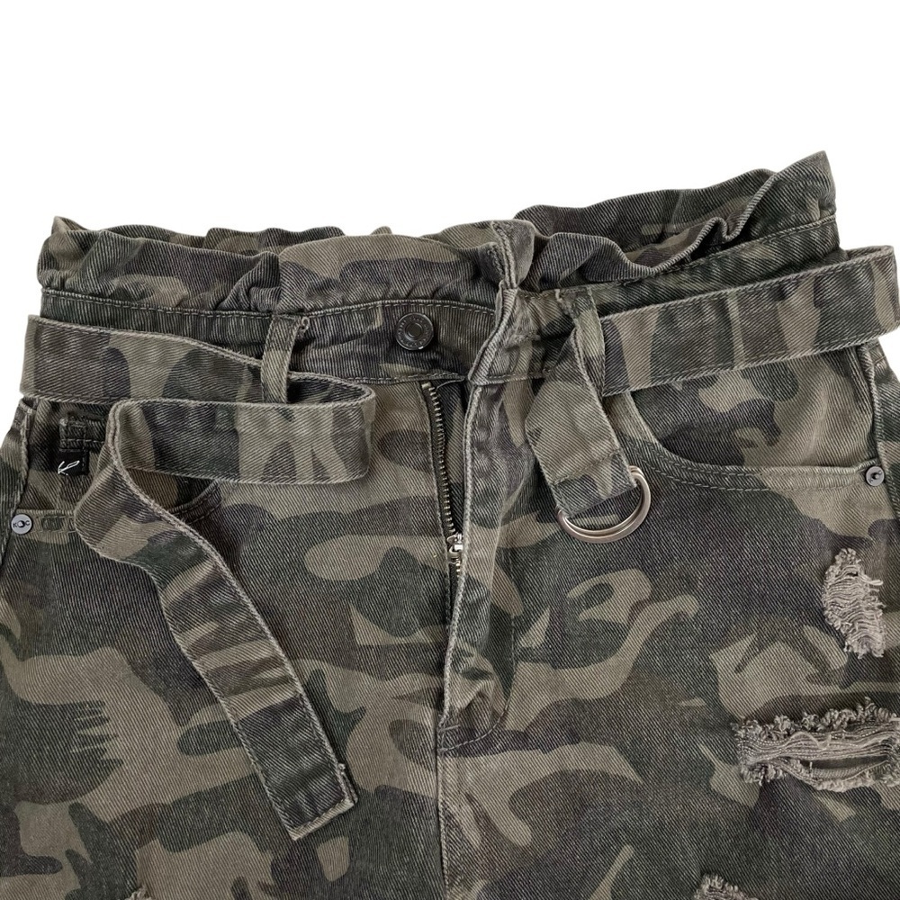 KanCan Hunter Camo Ultra High Rise Belted Shorts Medium - Picture 10 of 16
